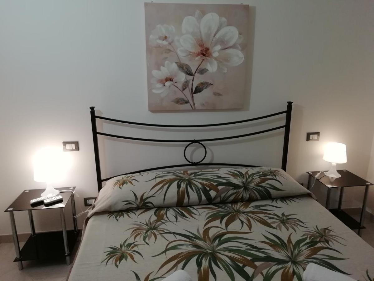 Bed and Breakfast Da Luigi Locazioni Brevi Turistiche Monopoli Exterior foto